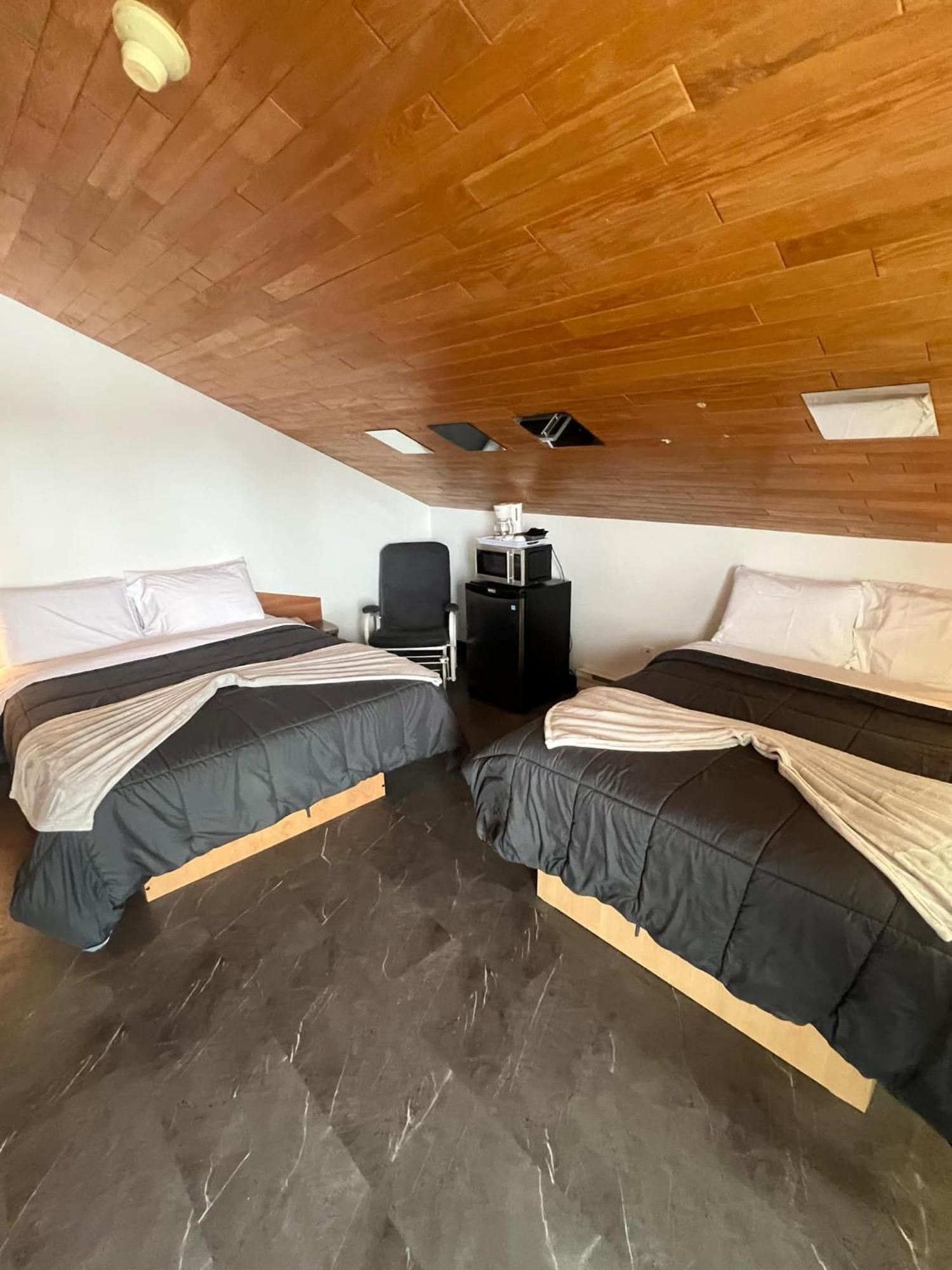 Hotel Auberge St-Felicien Saint Felicien Ngoại thất bức ảnh